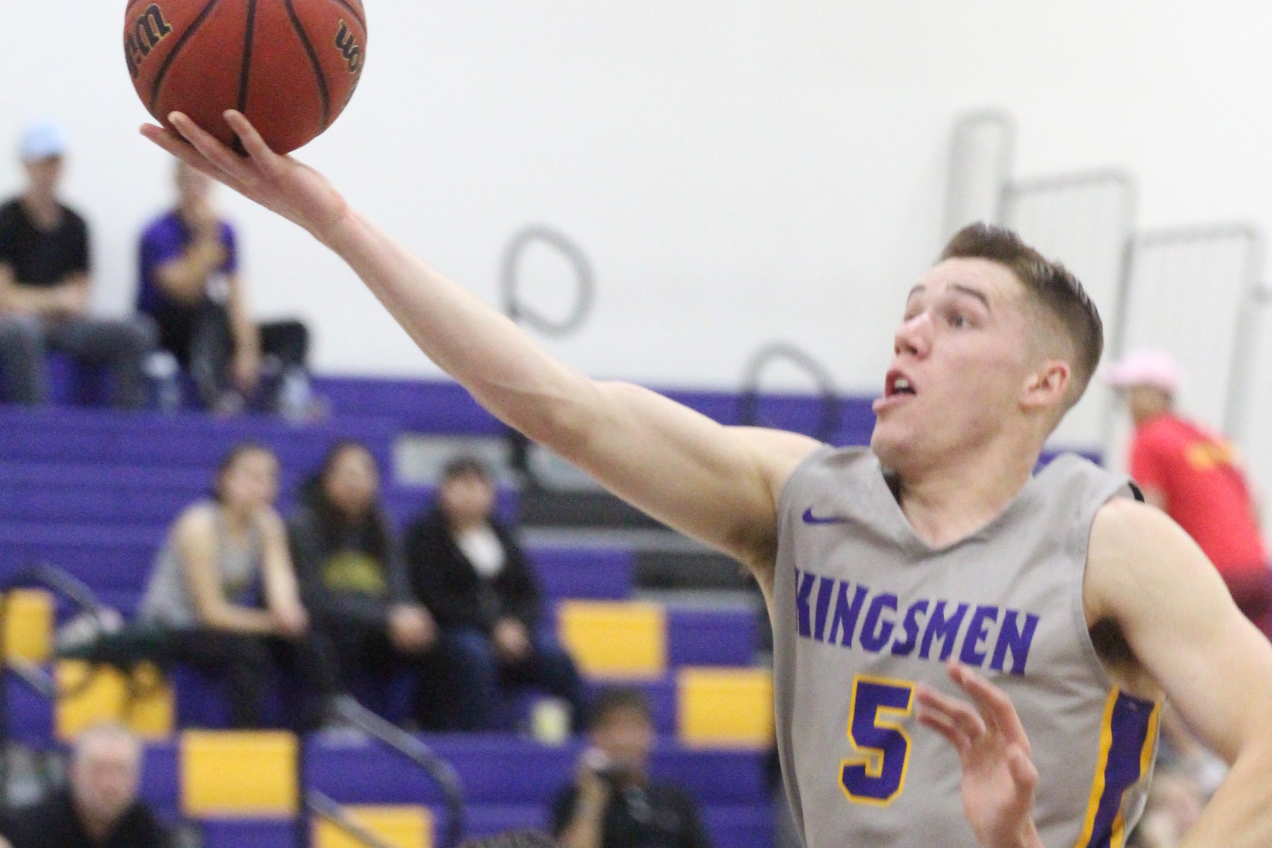 Kingsmen Roll Past Beavers with Hot Shooting Night; Ferreira Scores Career-High 32