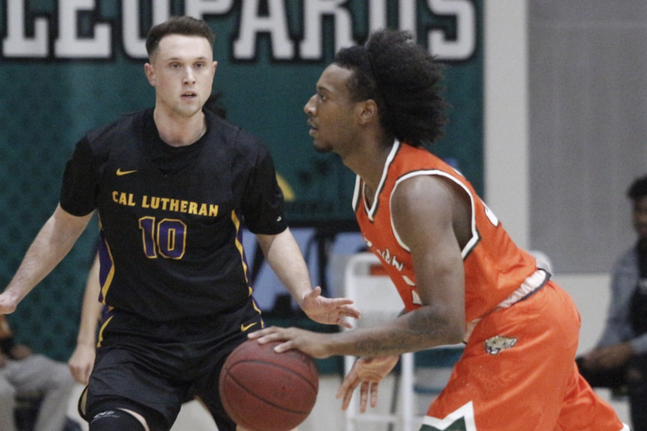 Kingsmen Fall to Leopards on the Road