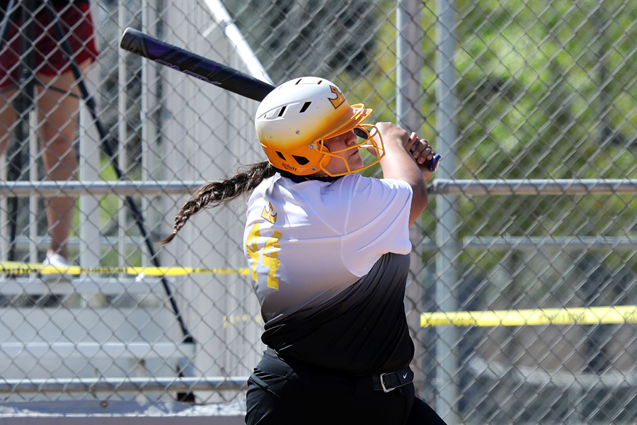 Mendoza Homers Twice, Winkour Once as Regals Split with Leopards